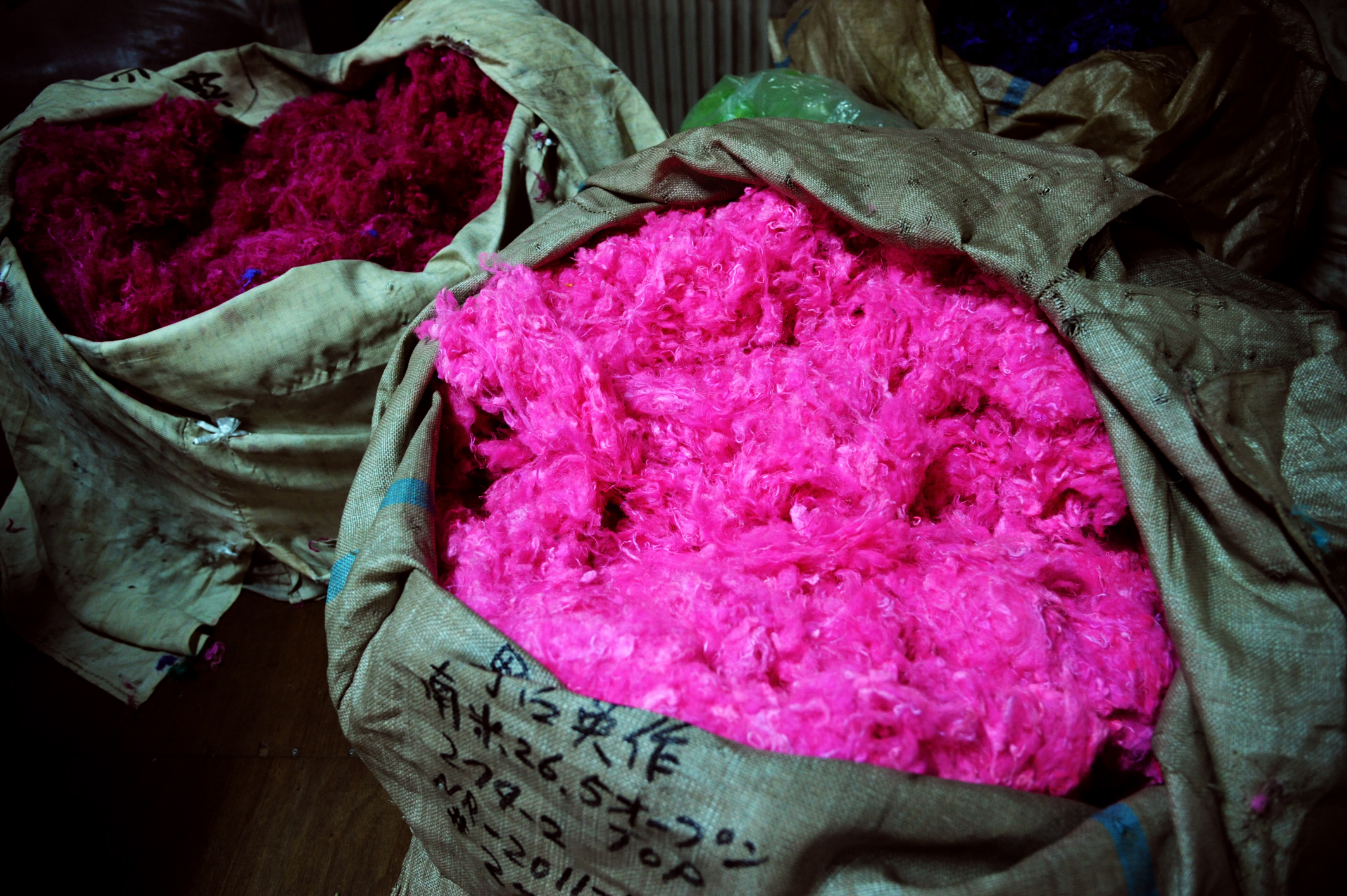 3--Carding - dyed raw materials of silk garden